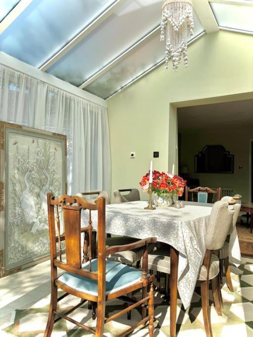 2 Bedroom House In Chichester Near Goodwood And Wittering Beaches Buitenkant foto
